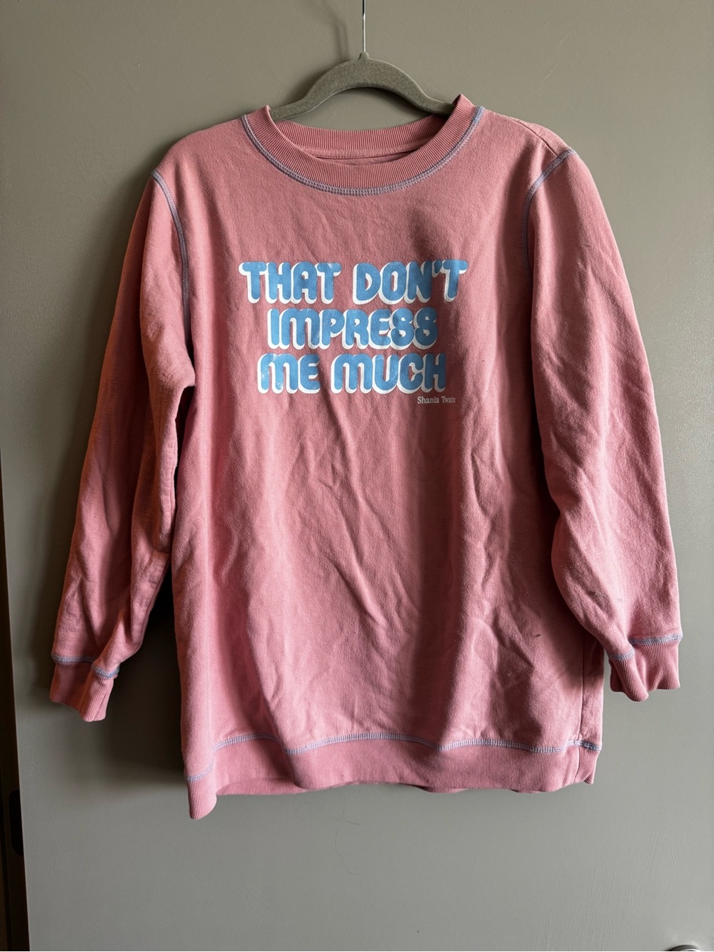 That Don't Impress Me Much Pink Graphic Crewneck Sweatshirt